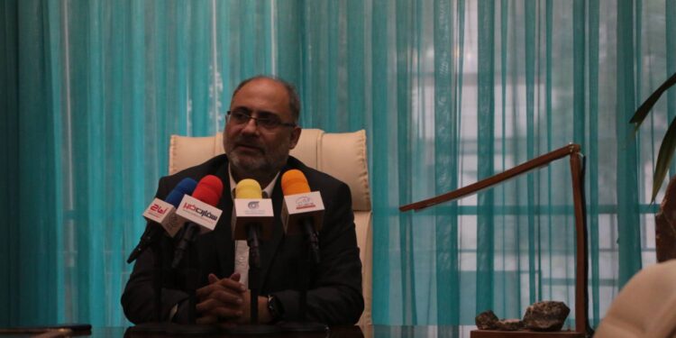 فرق آموزش مدیریت و کوچینگ مدیران